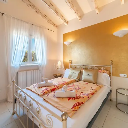Son Serra, Pool And Chill Out Close To The Villa
